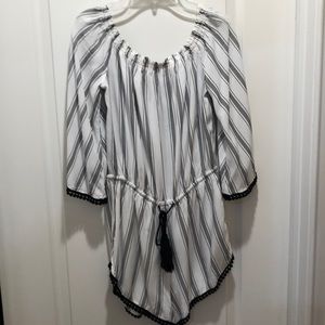 Romper in white with black stripes